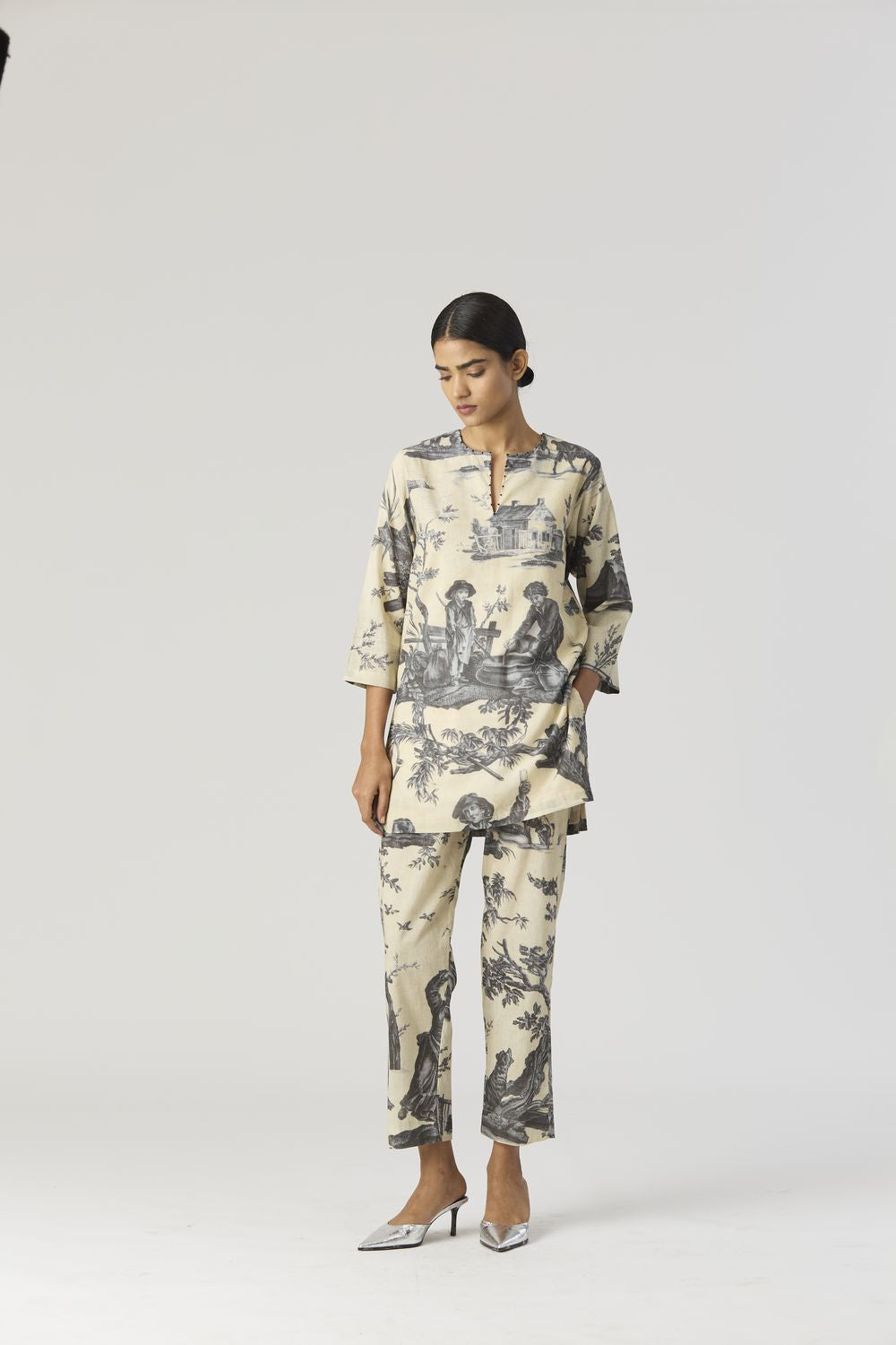 SCARLETT  SHORT KURTA SET