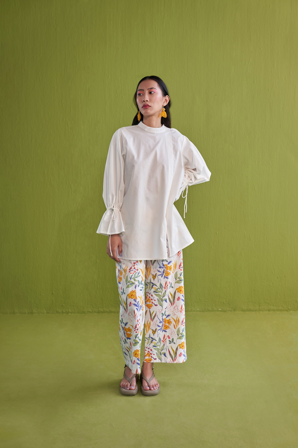 White organic minimal blouse... 2x main image 1