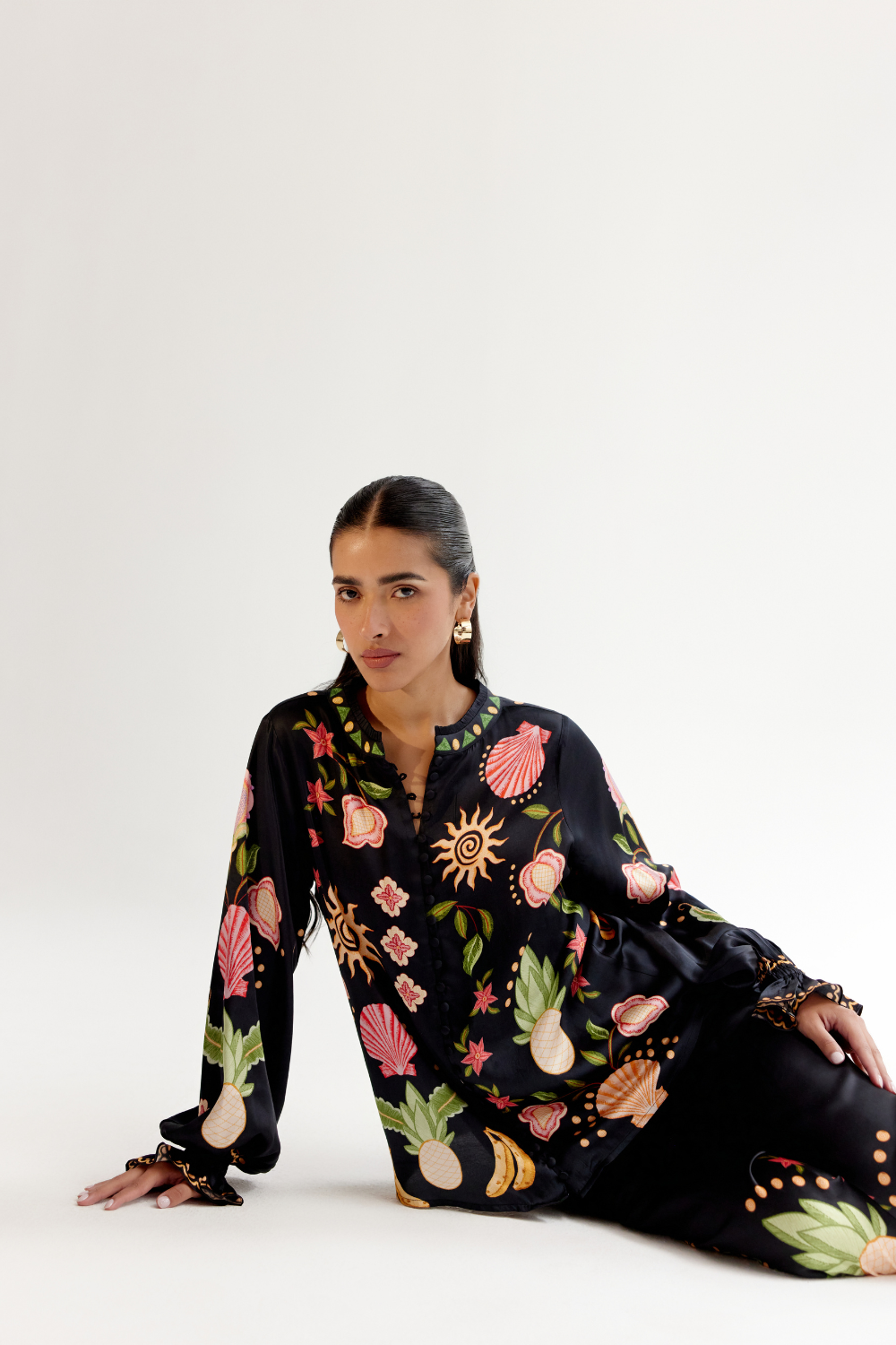Ilia Shirt - Seashell (Black)