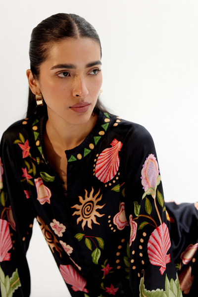 Ilia Shirt - Seashell (Black)