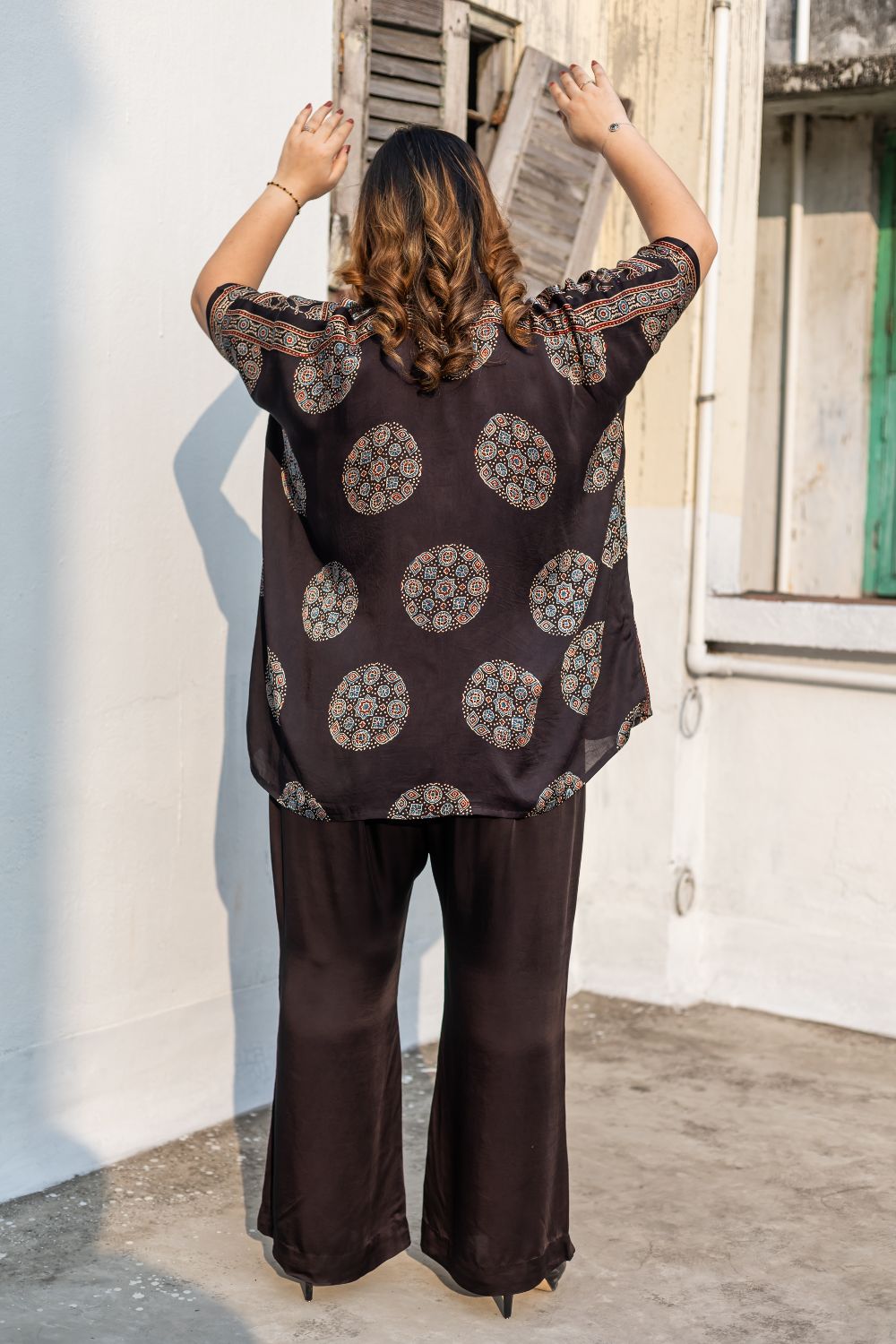 Derby Black Antifit Shirt with Pants