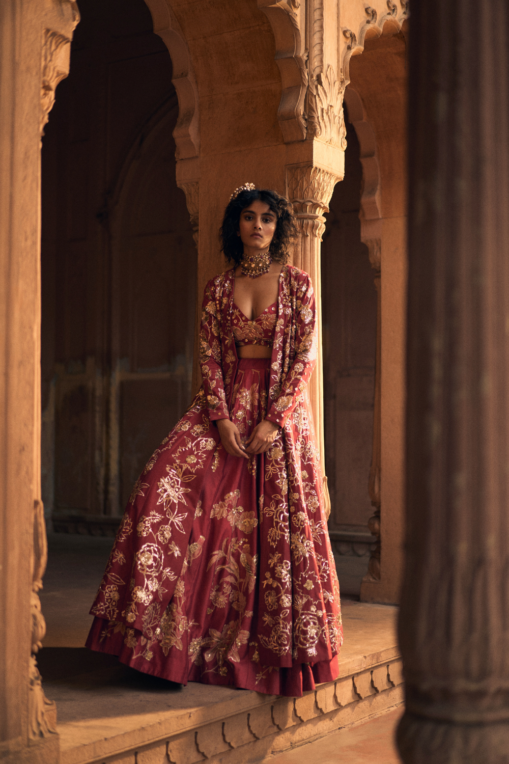 PH-2479 
Lehenga 
Blouse 
Jacket / Dupatta Set