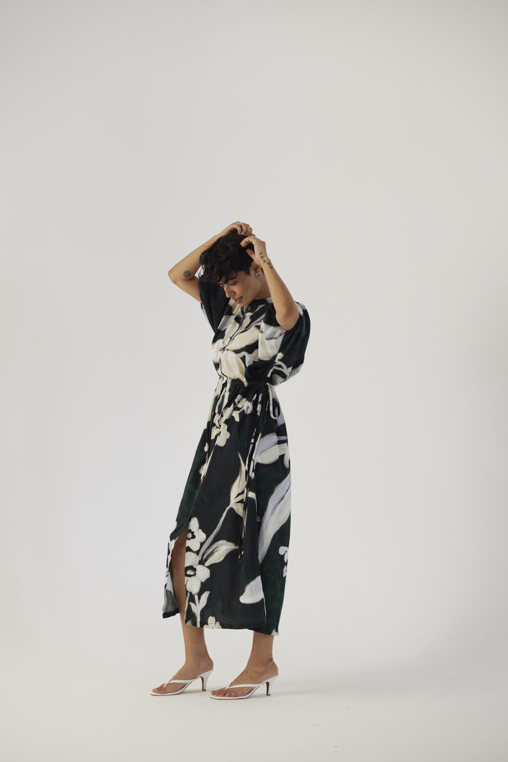CHICORY BLACK SIDE TIE UP DRESS