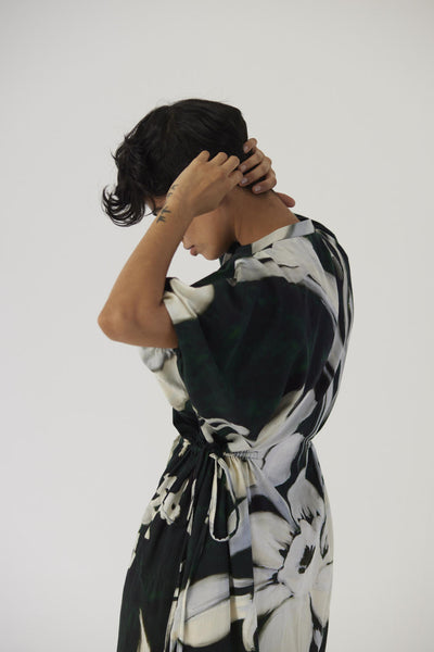 CHICORY BLACK SIDE TIE UP DRESS