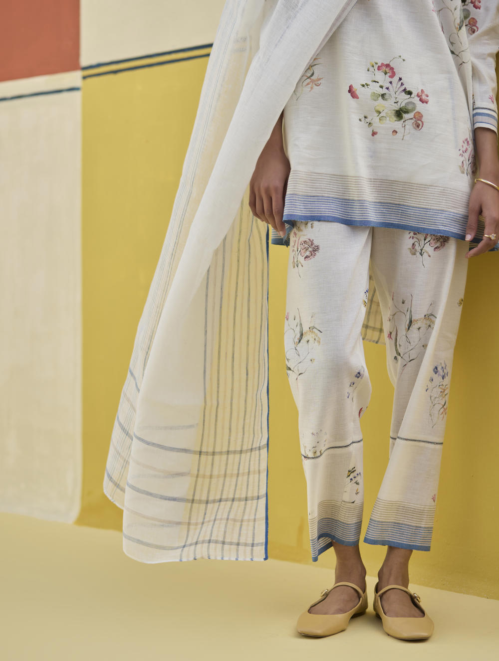 Mana Stripe Handloom Linen Dupatta - Ivory