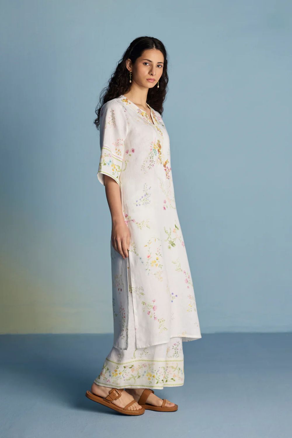 Para Hand-Embroidered Linen Kurta - White