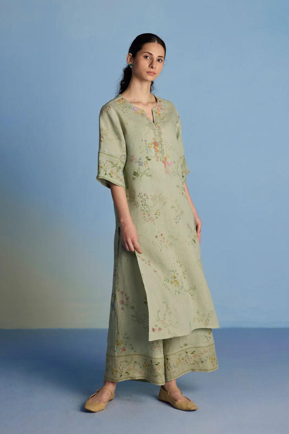 Para Hand-Embroidered Linen Kurta - Mint