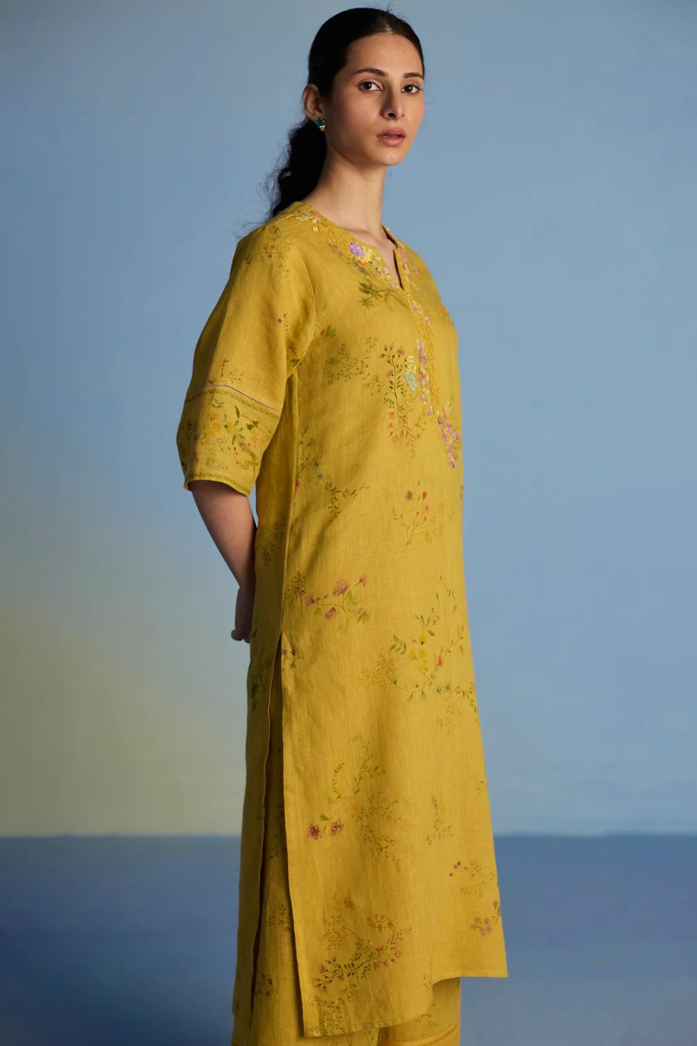 Para Hand-Embroidered Linen Kurta - Ochre
