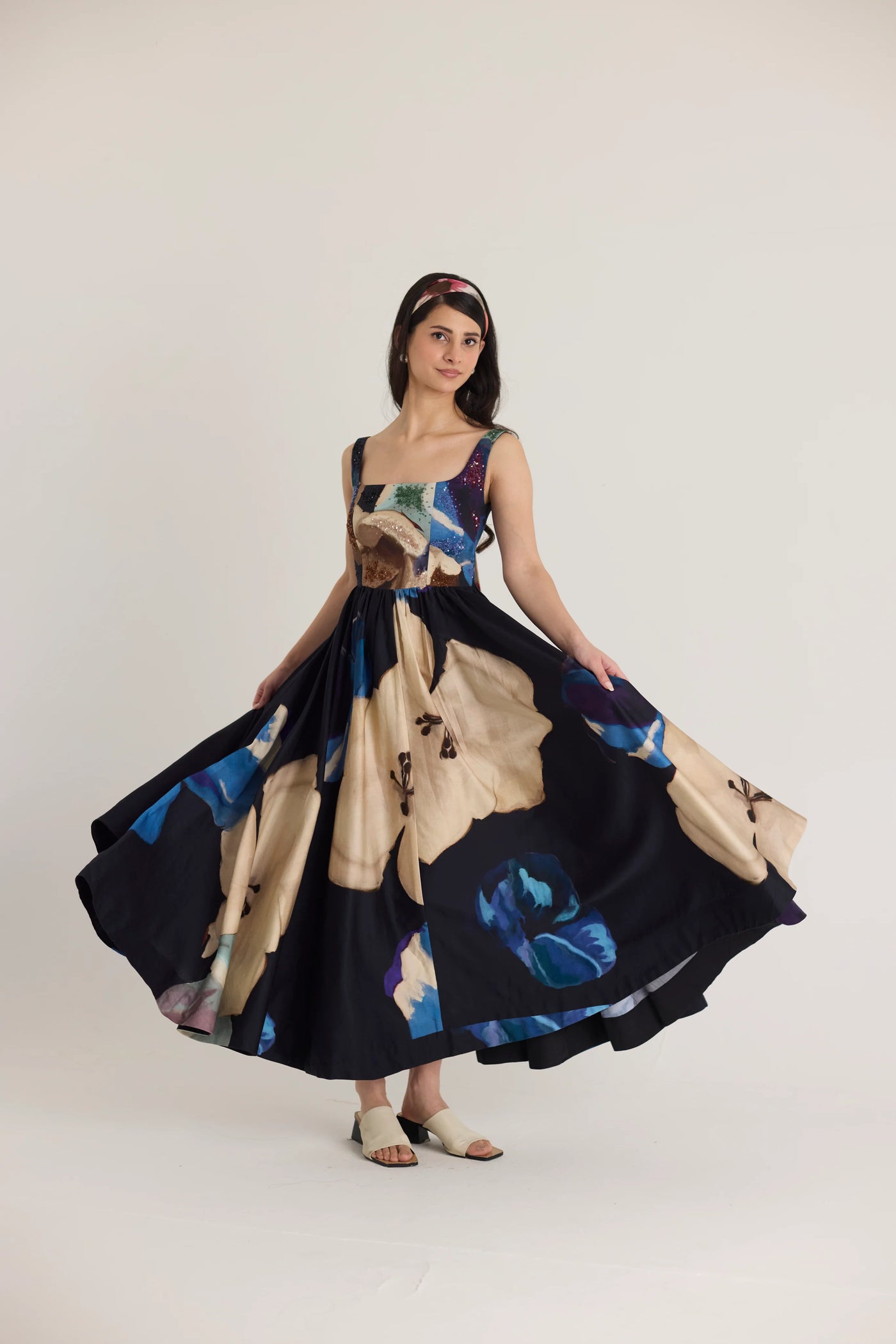 YAMPOP25-5 ROCCO EMBROIDERED DRESS-Size M