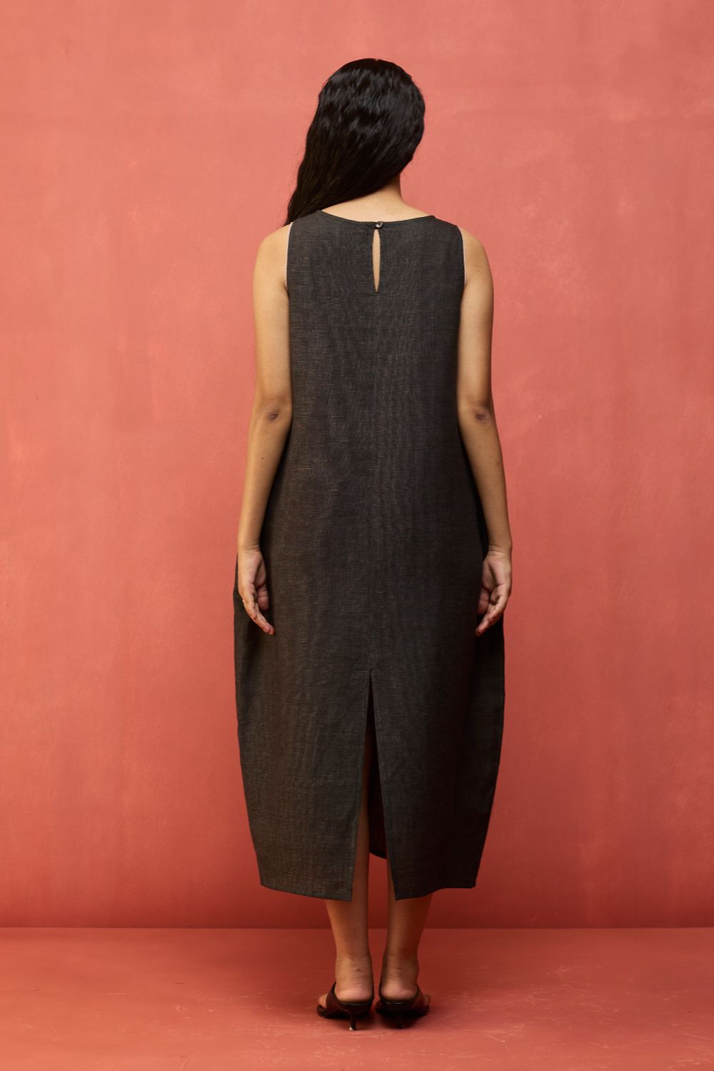 Juro Linen Parabola Dress - Charcoal