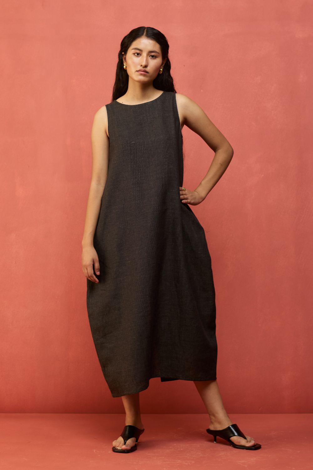 Juro Linen Parabola Dress - Charcoal