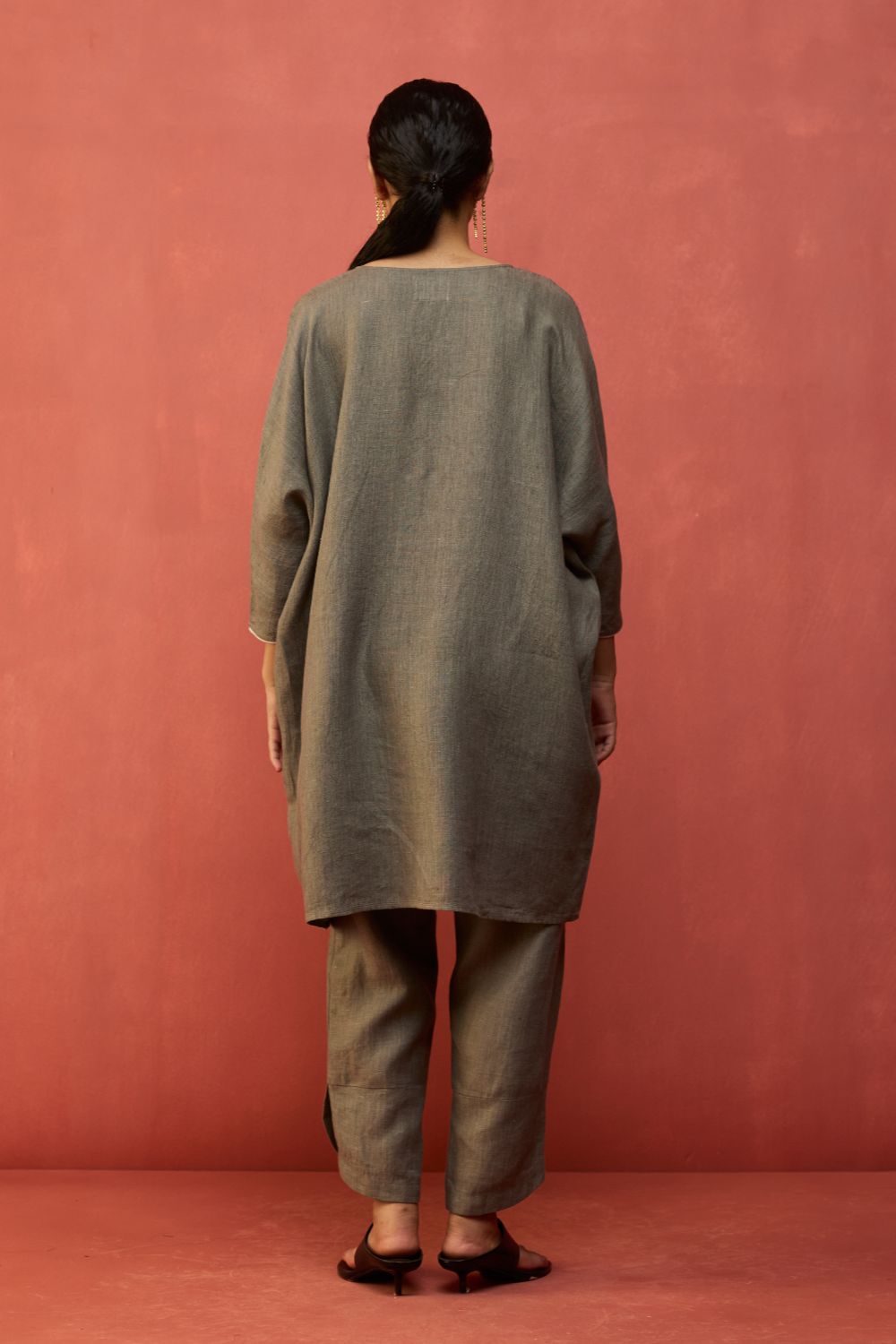 Etsu Yoke Linen Kurta - Grey