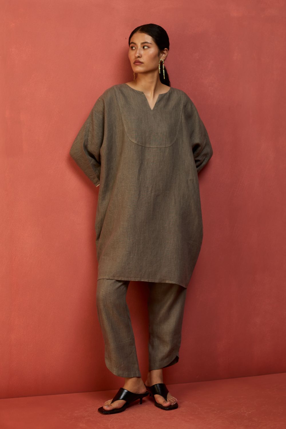 Etsu Yoke Linen Kurta - Grey