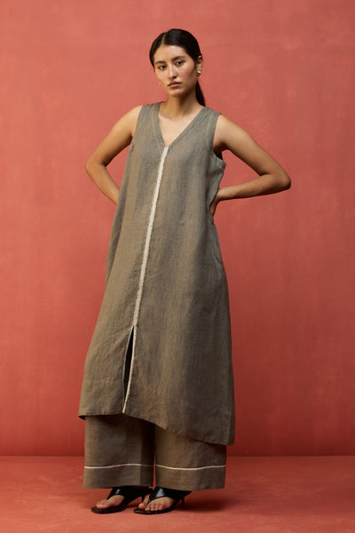 Rohe Sleeveless Linen Kurta Set - Grey