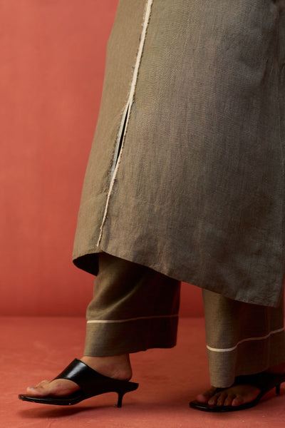 Rohe Sleeveless Linen Kurta Set - Grey