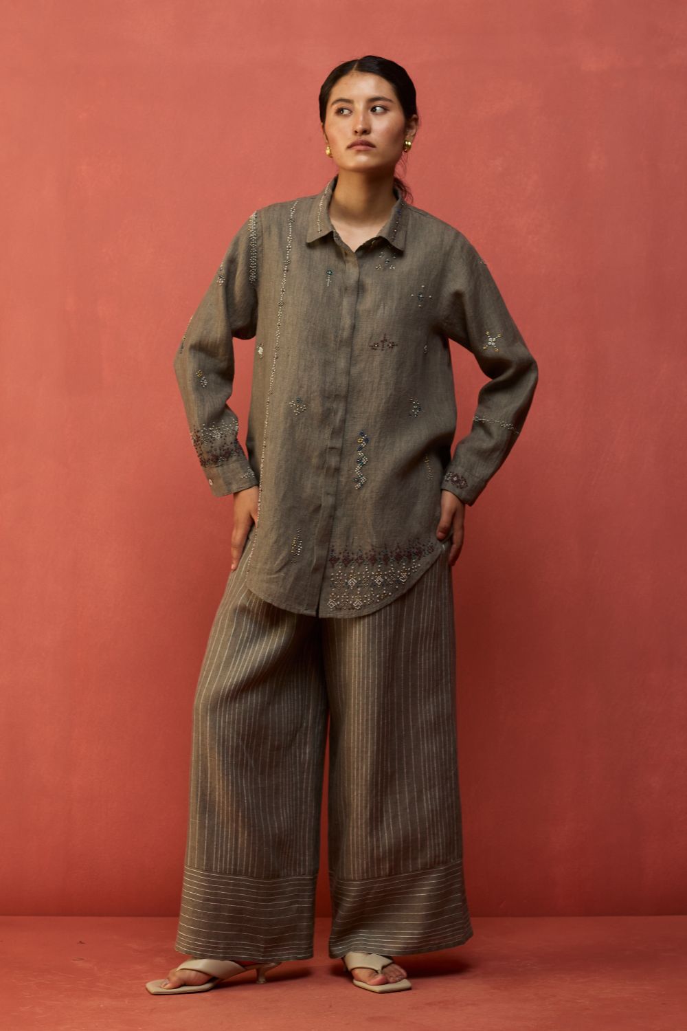 Kira Hand-Embroidered Linen Shirt - Grey