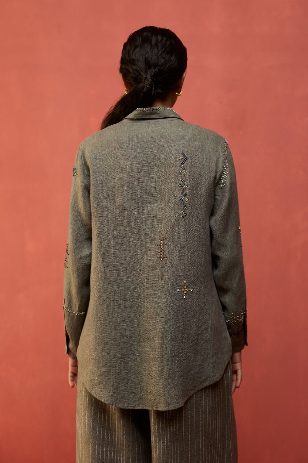 Kira Hand-Embroidered Linen Shirt - Grey
