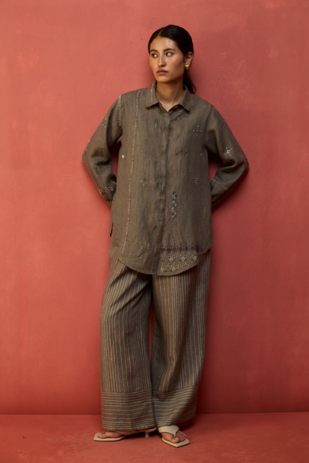 Kira Hand-Embroidered Linen Shirt - Grey