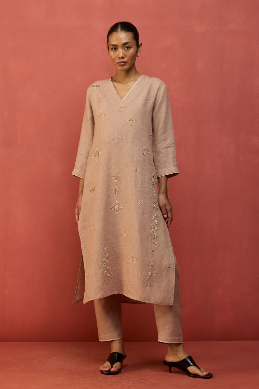 Rena Hand-Embroidered Linen Kurta - Dusty Rose