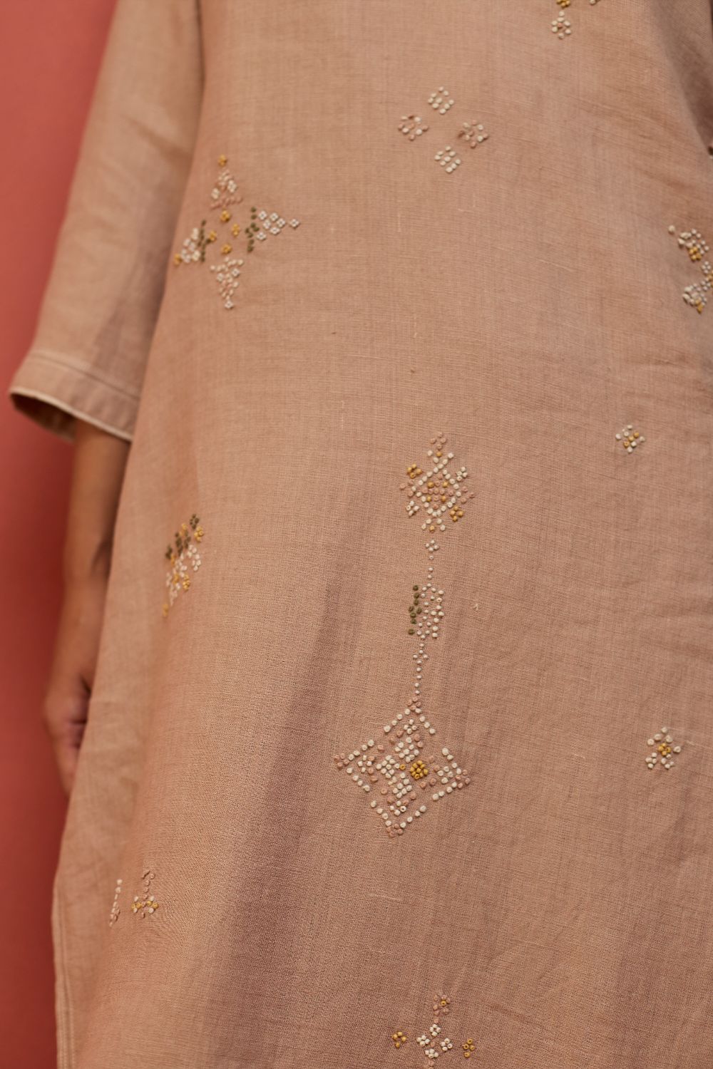 Rena Hand-Embroidered Linen Kurta - Dusty Rose