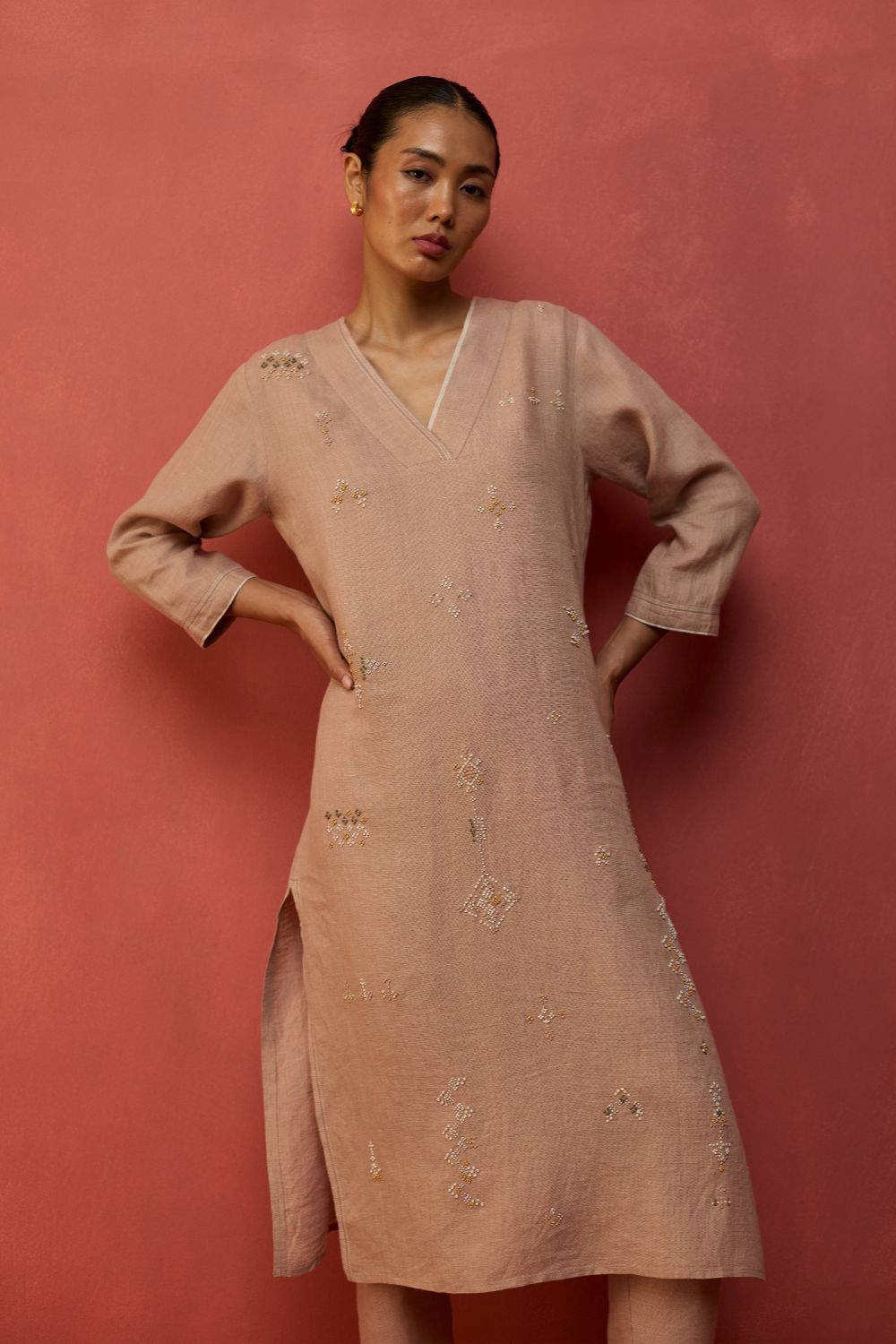 Rena Hand-Embroidered Linen Kurta - Dusty Rose