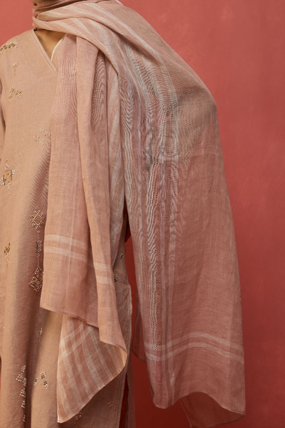 Rena Hand-Embroidered Linen Kurta - Dusty Rose
