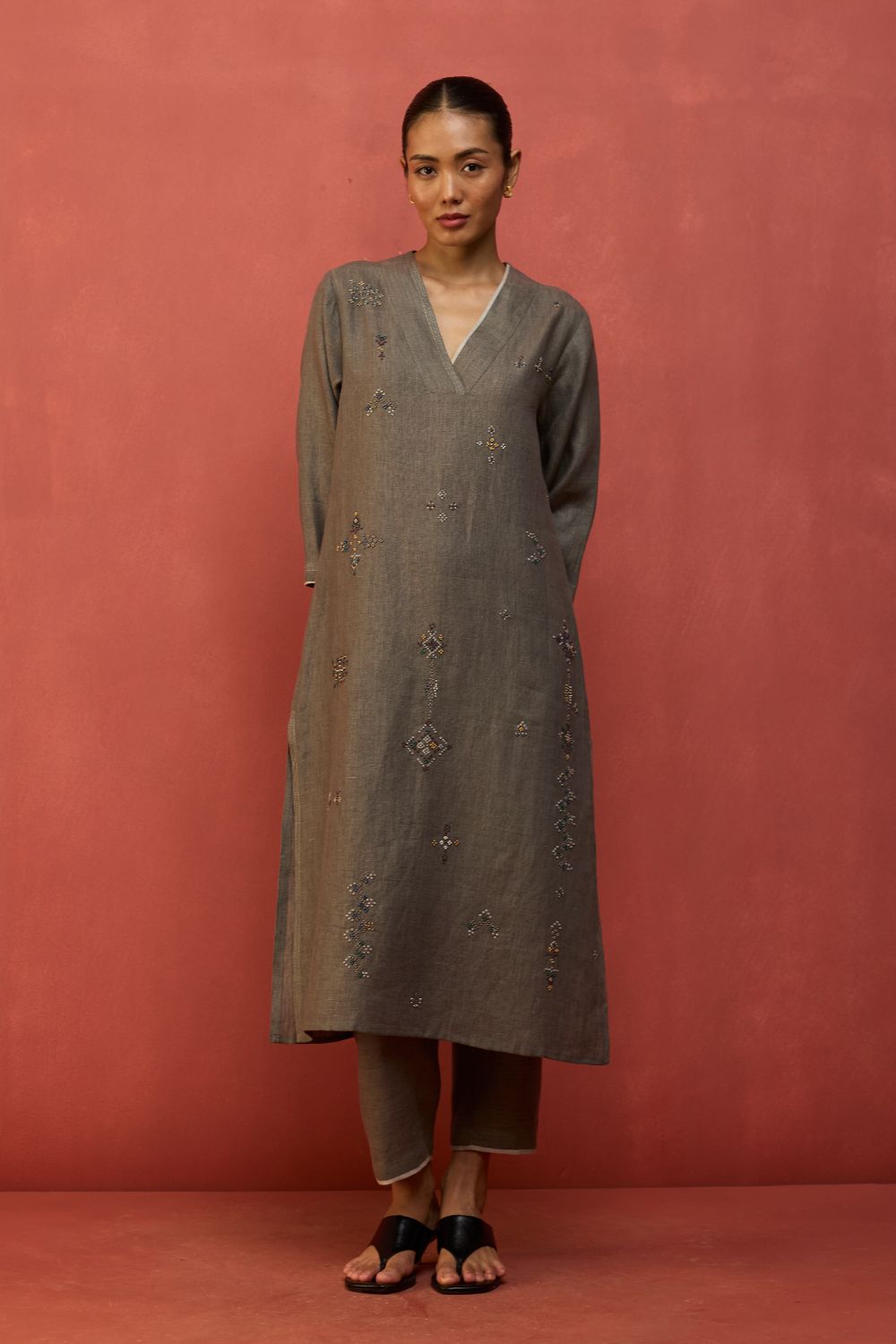Rena Hand-Embroidered Linen Kurta - Grey