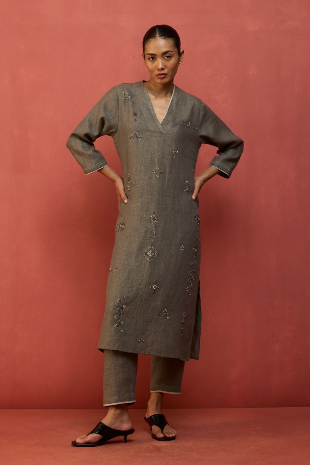 Rena Hand-Embroidered Linen Kurta - Grey