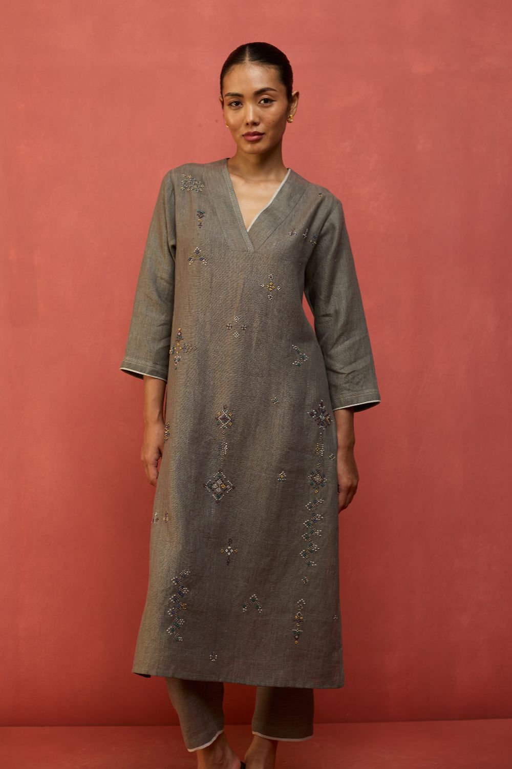 Rena Hand-Embroidered Linen Kurta - Grey
