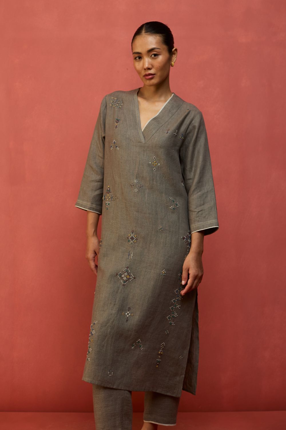 Rena Hand-Embroidered Linen Kurta - Grey