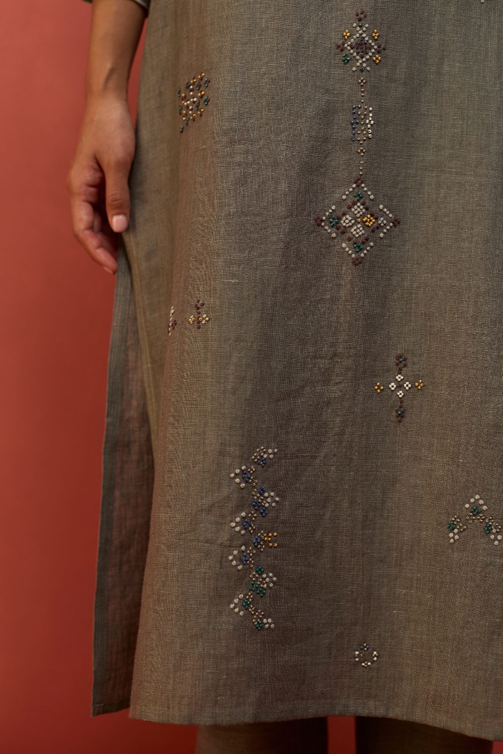 Rena Hand-Embroidered Linen Kurta - Grey