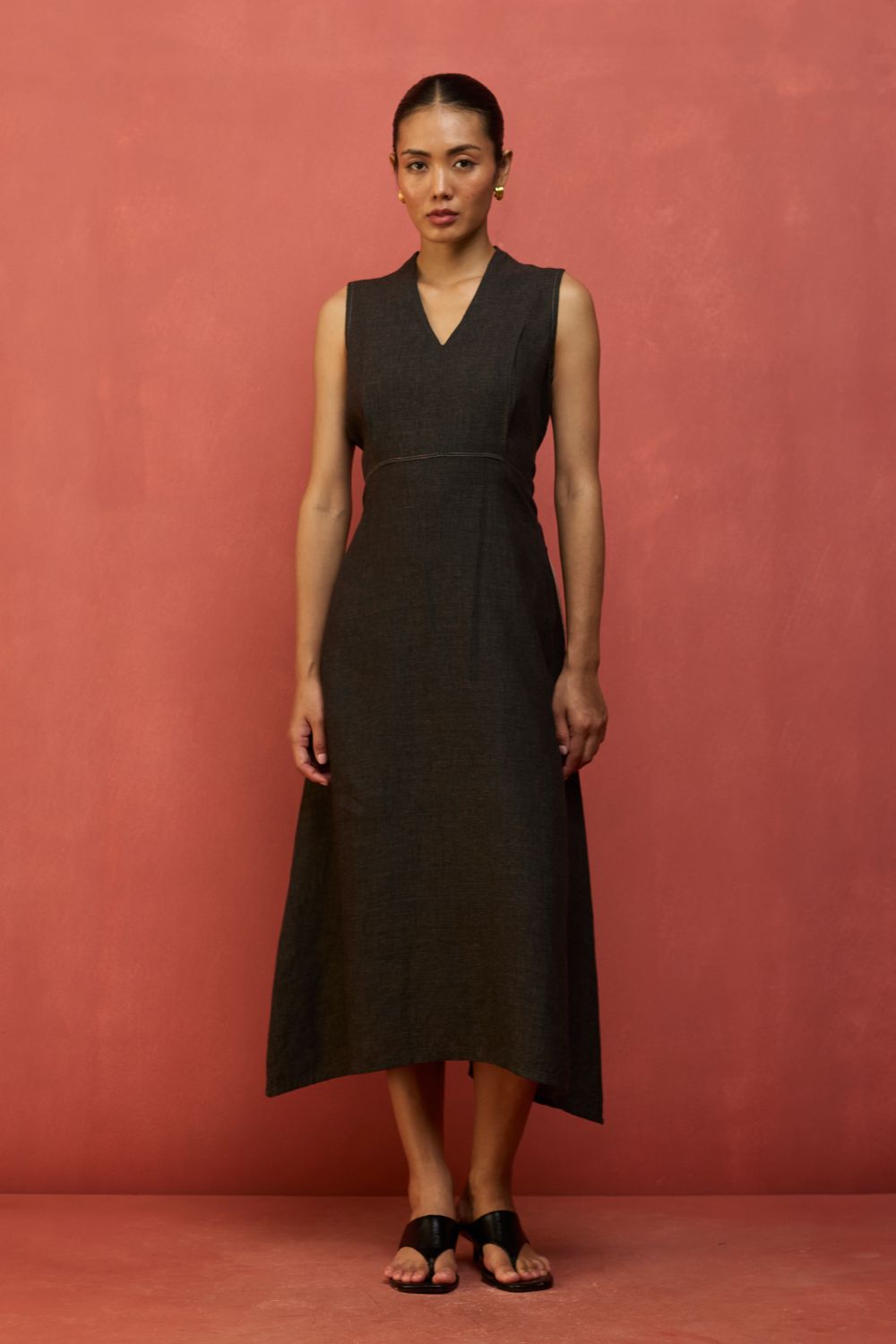 Tako Sleeveless Linen Knot Dress - Charcoal