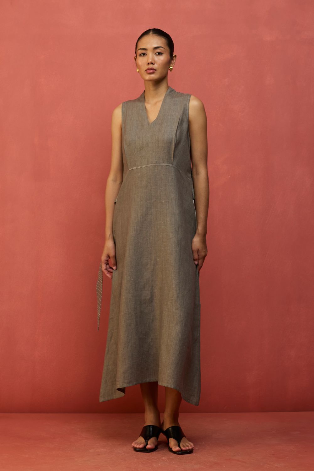 Tako Sleeveless Linen Knot Dress - Grey