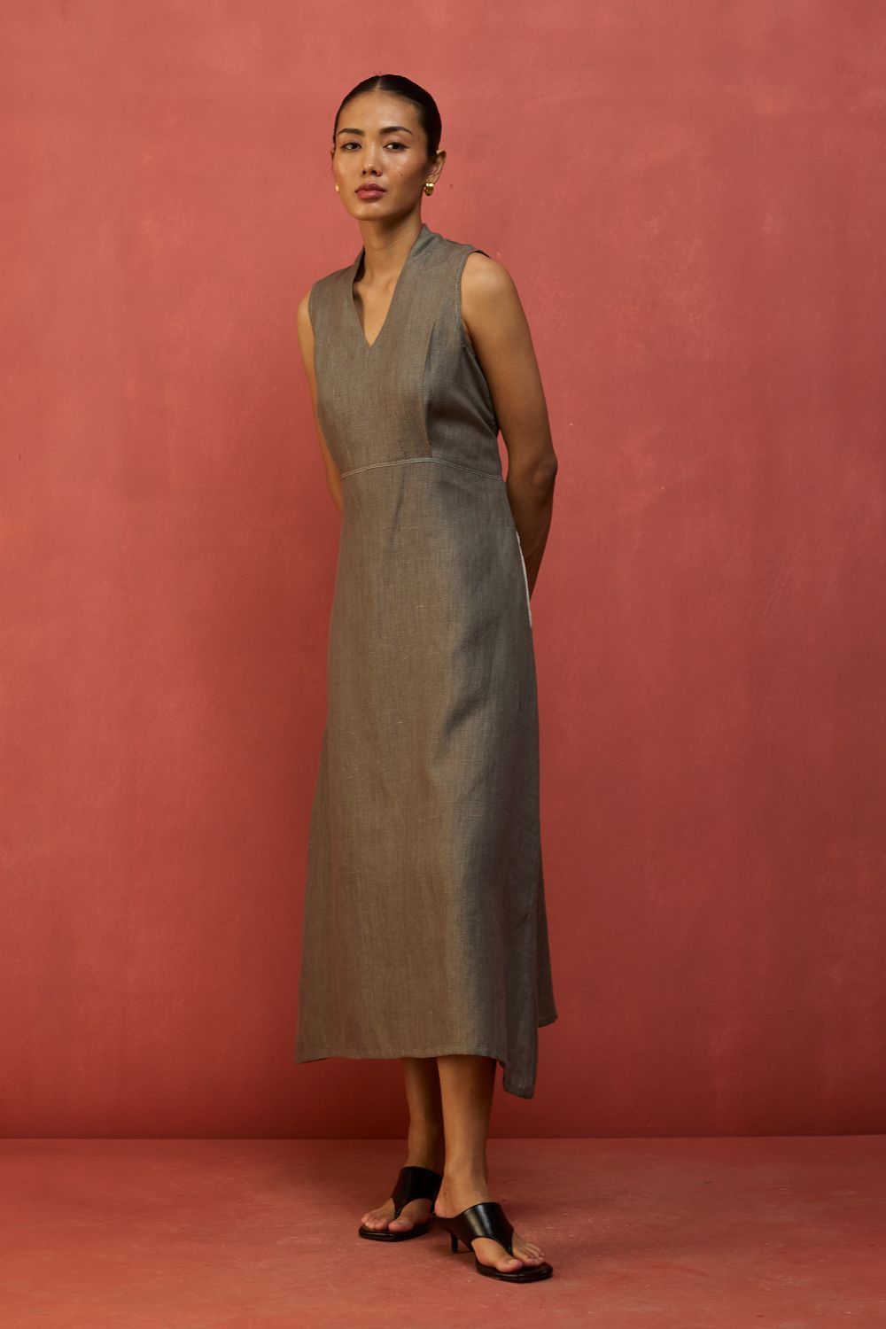 Tako Sleeveless Linen Knot Dress - Grey