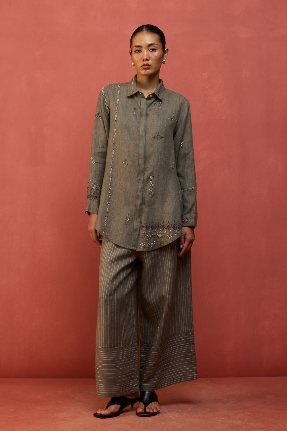 Kira Hand-Embroidered Linen Shirt - Grey