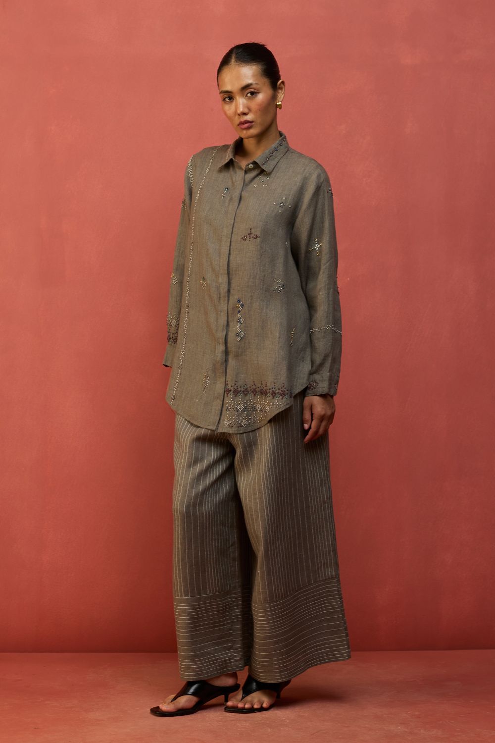 Kira Hand-Embroidered Linen Shirt - Grey