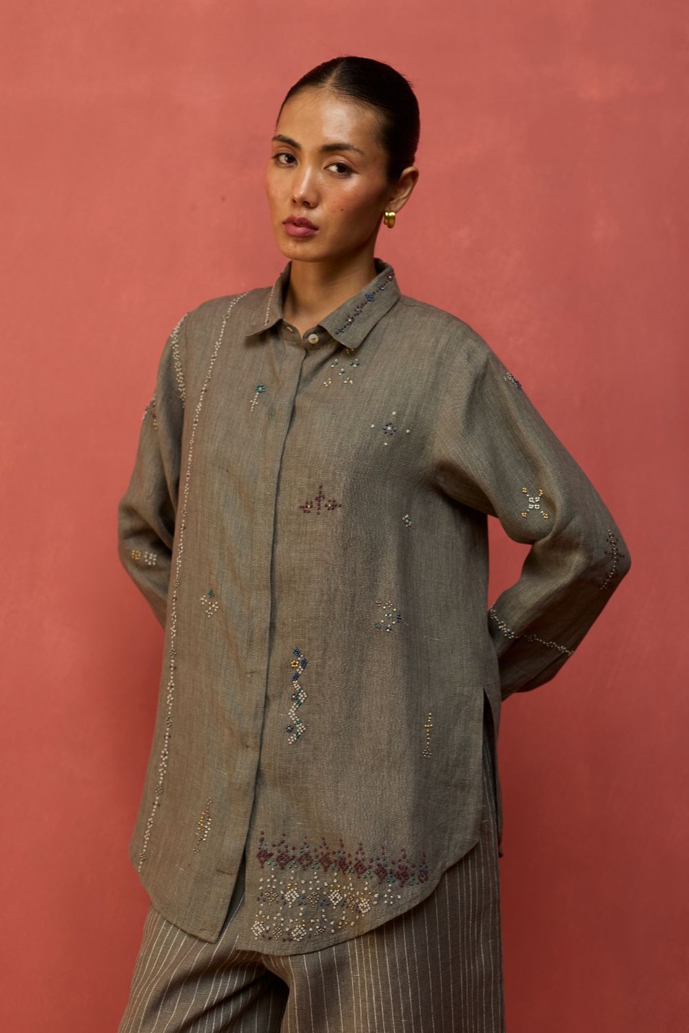 Kira Hand-Embroidered Linen Shirt - Grey