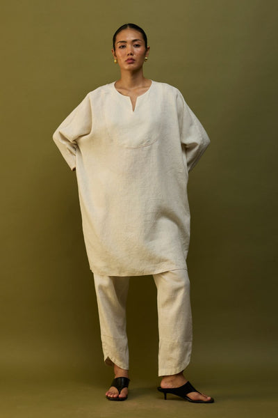 Etsu Yoke Linen Kurta - Off White