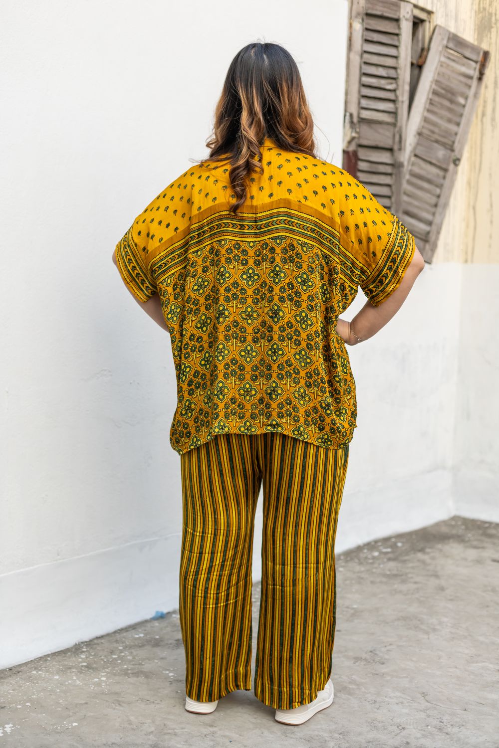 Hyde Yellow AntiFit Shirt and stripes pants Two-Piece Set