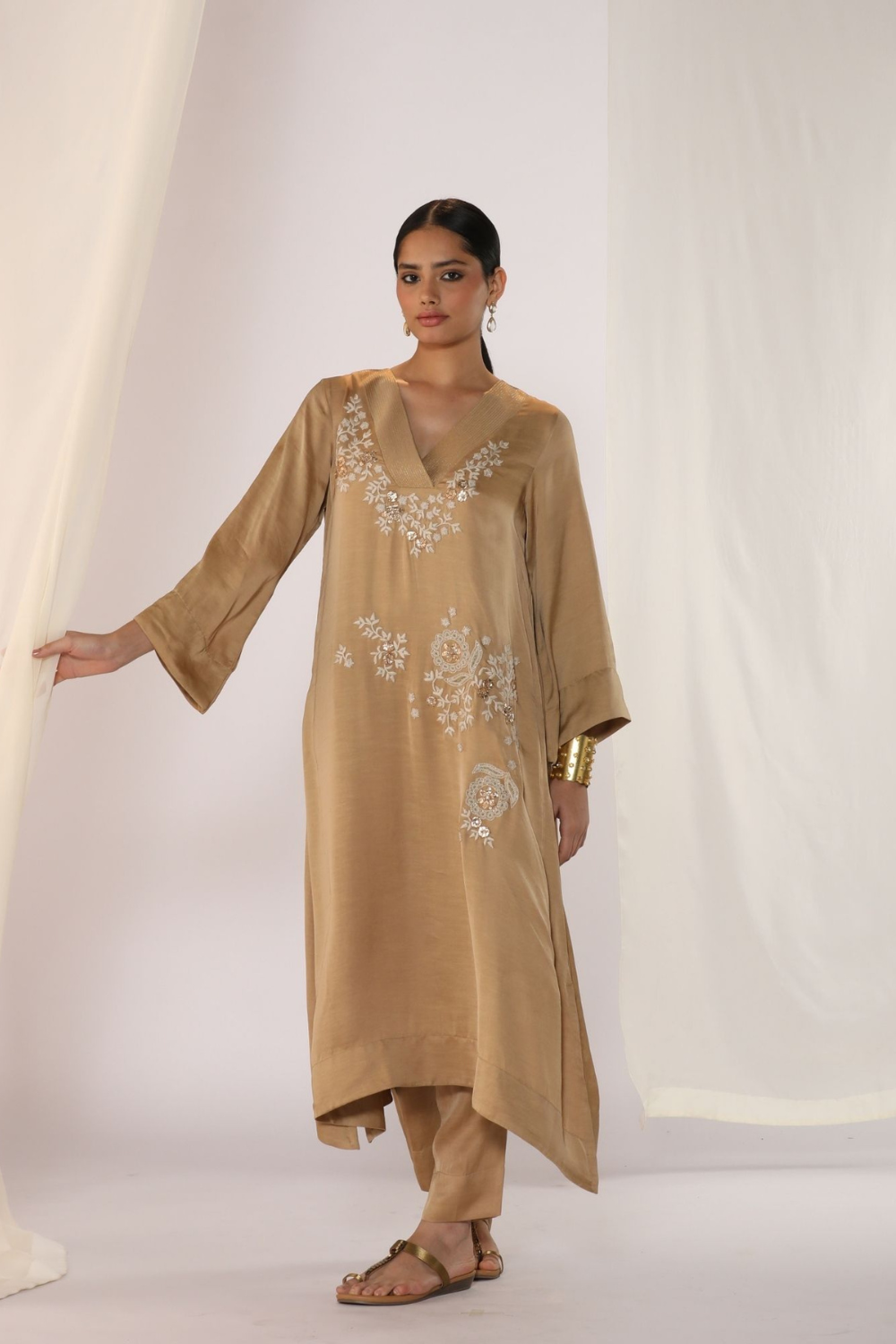 Linen satin v neck kurta with scatter embroidery
