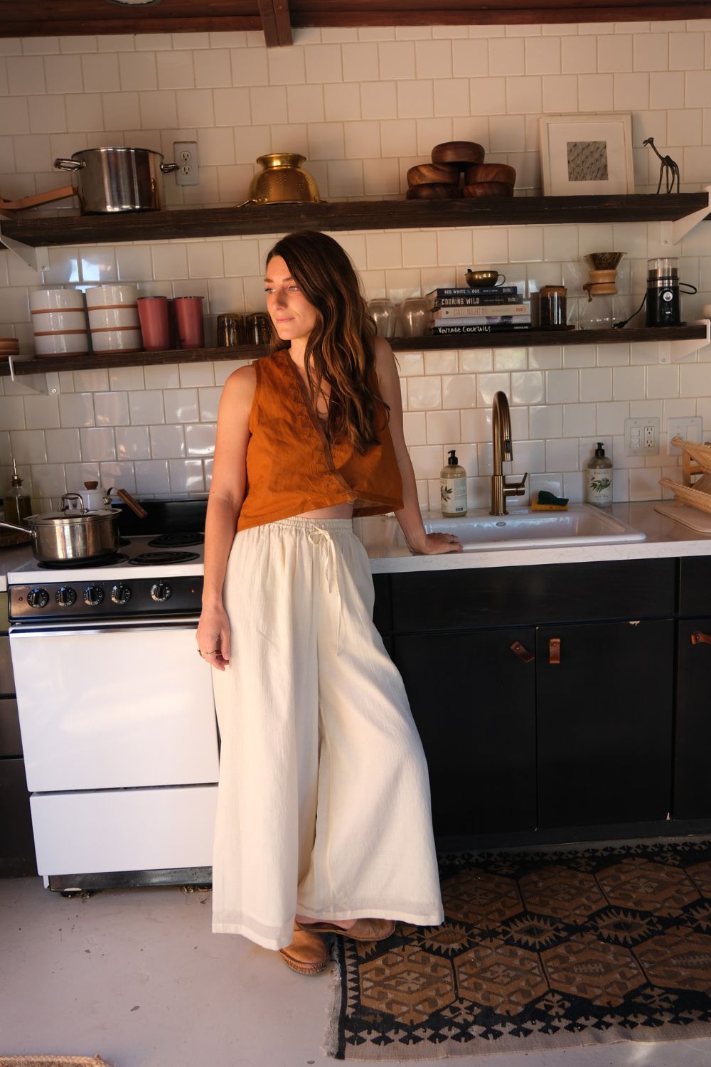 Wide-legged Relaxed Pants