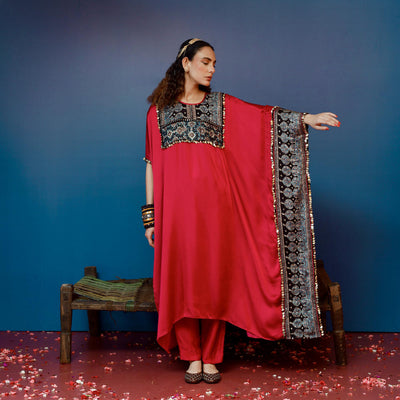 Saron Pink Kaftan Set