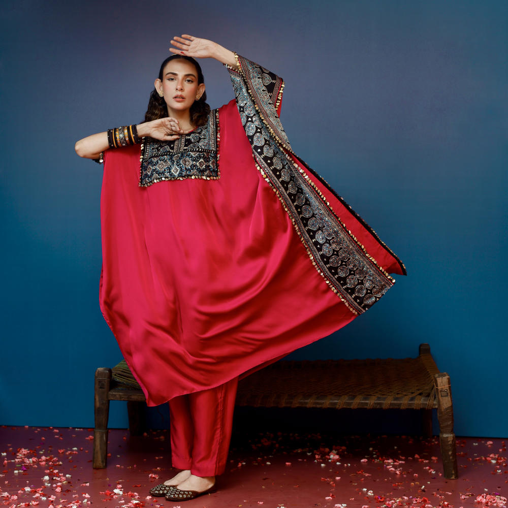 Saron Pink Kaftan Set