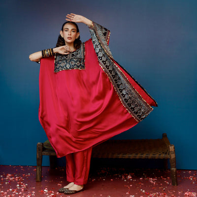Saron Pink Kaftan Set