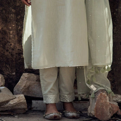 TAAREEF KURTA SET