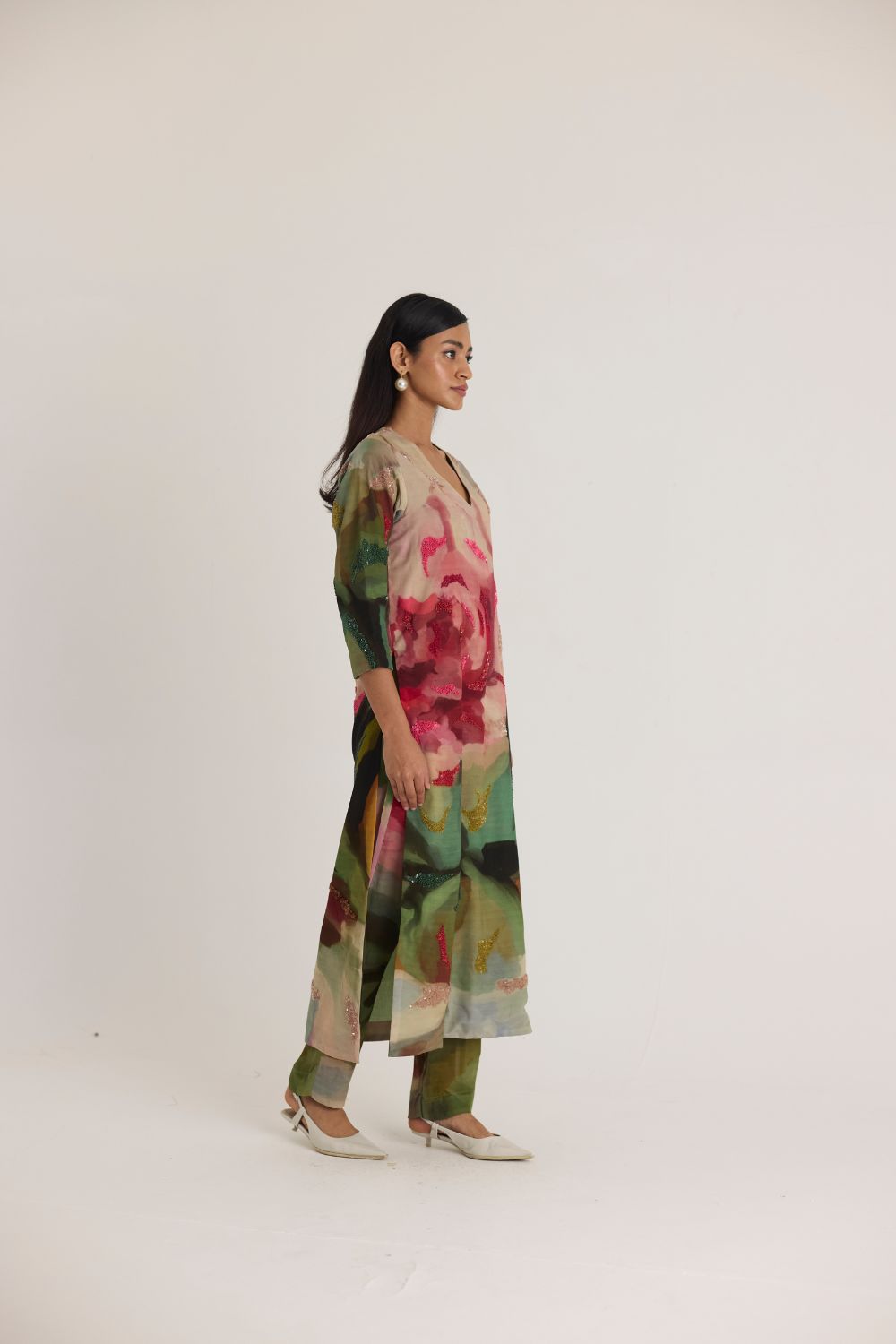 TILLY EMROIDERED LONG V NECK KURTA SET
