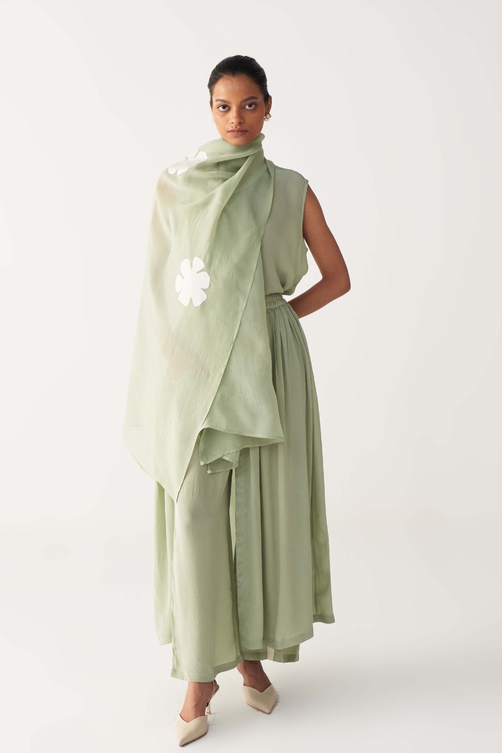 FLORAL APPLIQUE SCARF-MINT