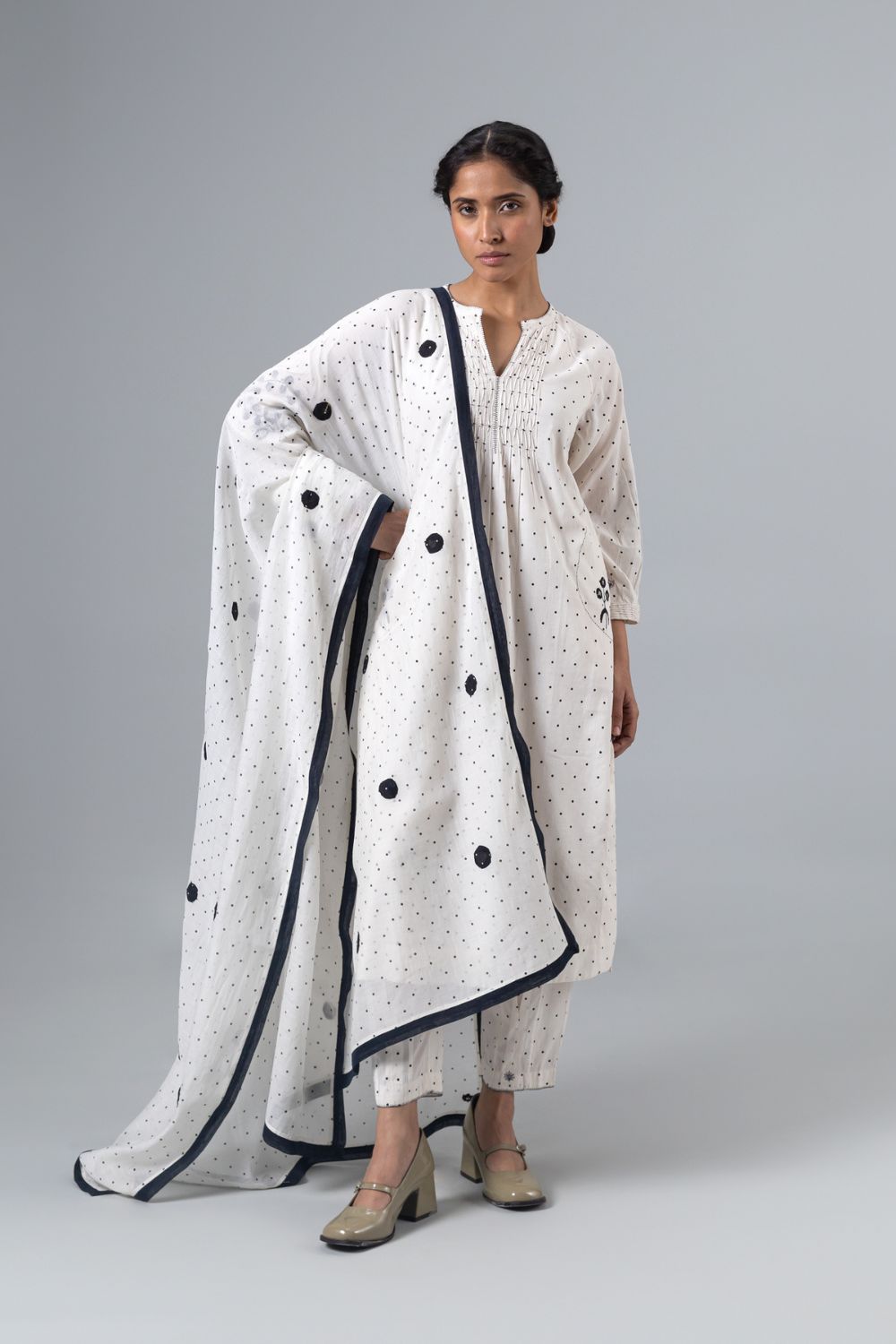 Mongi Dupatta-Natural Black
