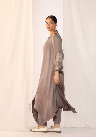 Linen satin keyhole kurta with delicate handwork