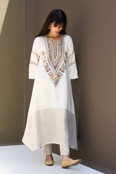 Afra Hand-Embroidered Kurta - Ivory